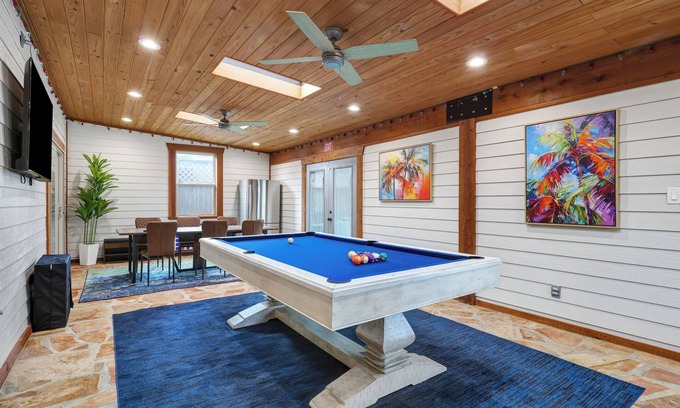 Wetmore Casa | Ultimate Getaway | Game Room BBQ Fire Pit Office