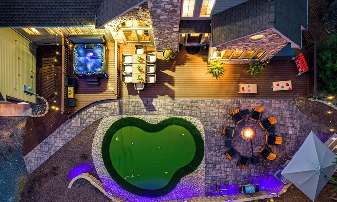 Massanutten Cabina | Ultimate Getaway: Speakeasy, Arcade, Mini Golf, Hot Tub, Fire Pit, Gym
