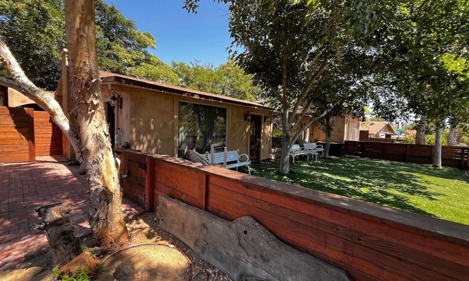 Kernville Cabina | Ultimate Kernville Getaway – Across from the River, Walk to Downtown