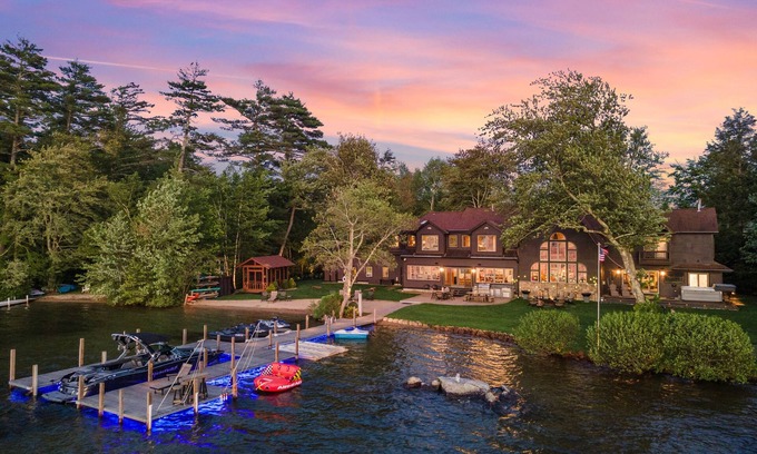 Moultonborough Casa | Ultimate Lakefront Vacation Home en alquiler