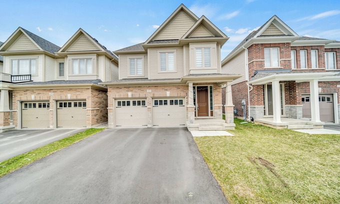 Kitchener Casa | Ultimate Luxe ~5BR & 5.5WR ~EV Charger ~Kitchener