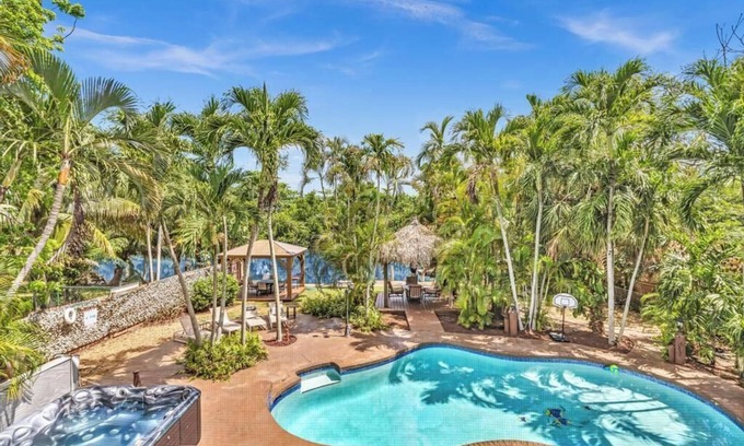 Fort Lauderdale Complejo | ULTIMATE MAGICAL RESORT..12 BEEDROOMS 7 BATHROOMS. WATER FRONT FAMILY RESORT..