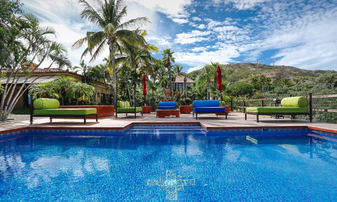 San Jose del Cabo Casa | “Villa Vida Cabo” Authentic, Spacious Ocean View Villa