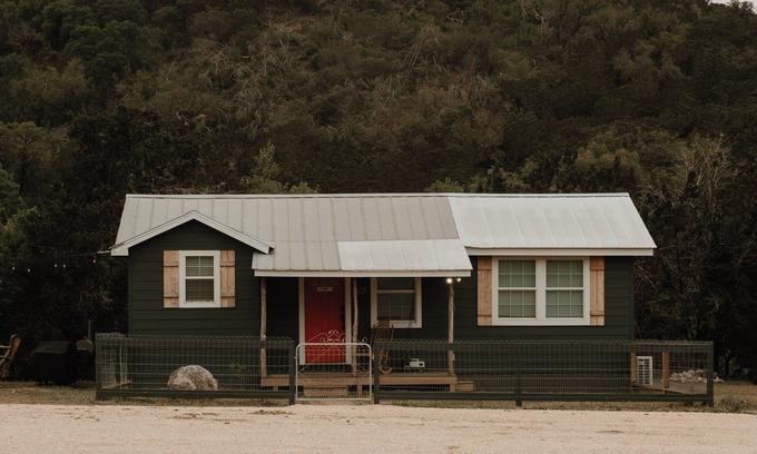 Uvalde Cabina | Ultimate Outdoor Escape & Hiking on 6,000 Acres