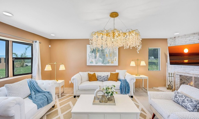 Riverside Casa | Ultimate Relaxation Destination for Your Vacation!
