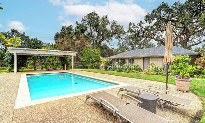 Santa Rosa Cabaña | Ultimate Sonoma Valley Retreat for 4: Private Guest House and Cottage with Pool
