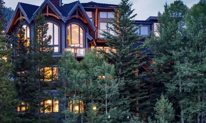 Silvertip Casa | Ultra-Luxury 7880sqft Ridgeside Villa w/Concierge