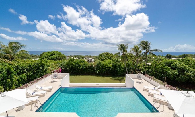 Merlin Bay Villa | Ultra Luxury Infinity Pool Villa on Platinum Coast Gated Development