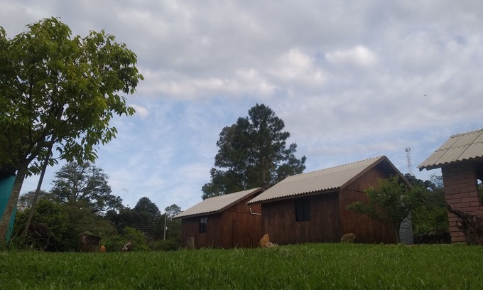 Gramado Chalet De Esquí | Um Lugar Tranquilo Para Descansar e se Apaixonar Pela Vista do Vale