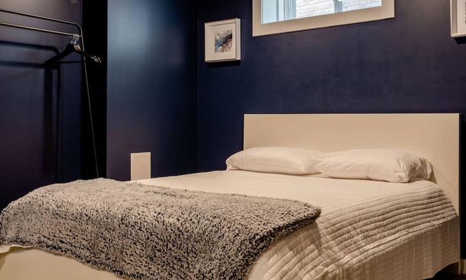 Kansas City Apartamento | UMKC Downstairs KC BlueRoom Min to UMKC Plaza Private Entrance
