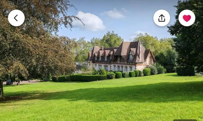 Saint-Arnoult Apartamento | Un Appartement Dans un Château