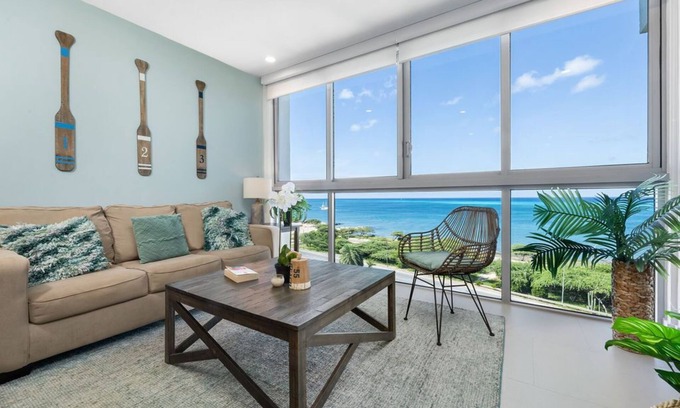 Noord Condominio | Unbeatable 2 bedroom beachfront condo!