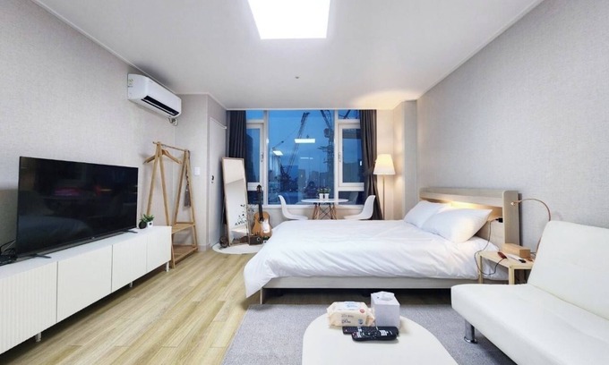 Jamwon-dong Apartamento | Unbeatable Location! Only 2 Min Walk from Sinsa Station
