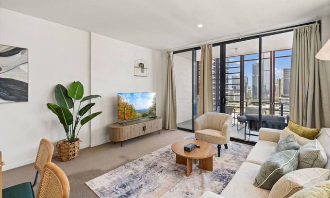 South Brisbane Apartamento | Unbeatable River & CBD Views Pool/2Car/Prime Spot