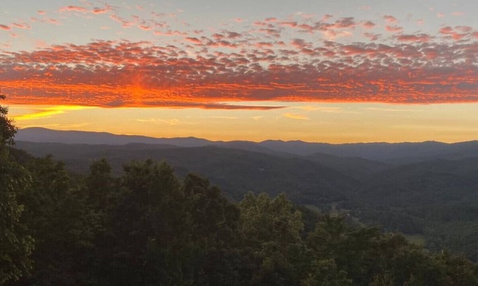 Purlear Cabina | Unbeatable VIEWS! Hot tub & Fire Pit!