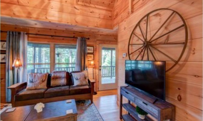 Valle Crucis Cabina | Uncle Earl's Haven at Heritage Hill!