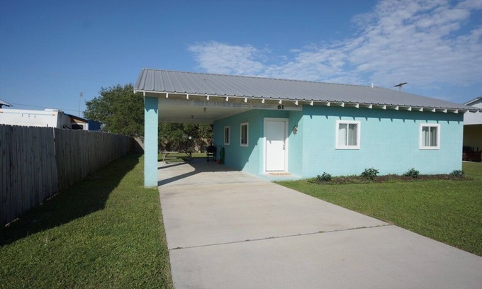 Port O Connor Casa | UNCLE WOODY'S #1 in POC-Pets ok but add Fees