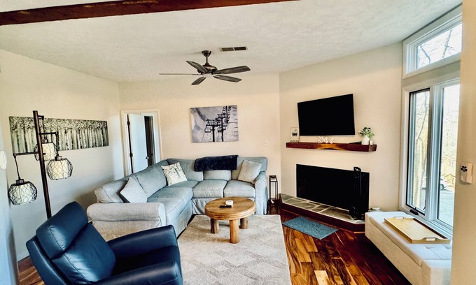 Nellysford Condominio | Uncork and Unwind ! Perfect Mountain Retreat at Wintergreen Resort !