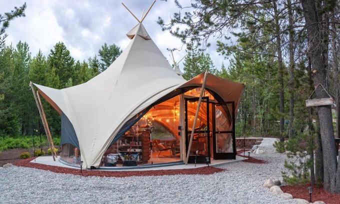 Coram Otro | Under Canvas Glacier