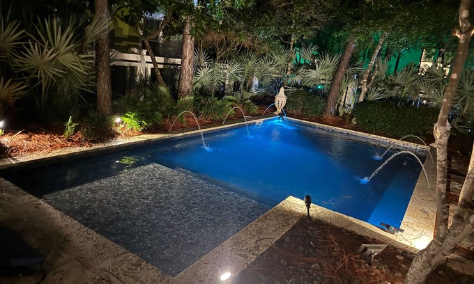 Forest District Casa | Under New Management |Pet Friendly | new golf cart & bikes included| Sleeps 8