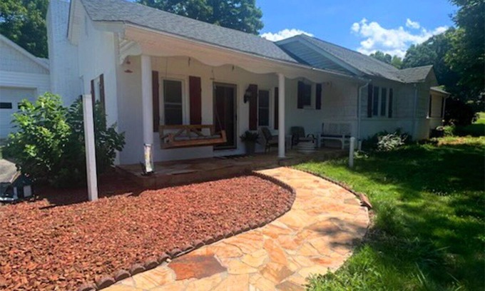 West Jefferson Casa | Unharmed and accessible after Helene...prices discounted for people in need.