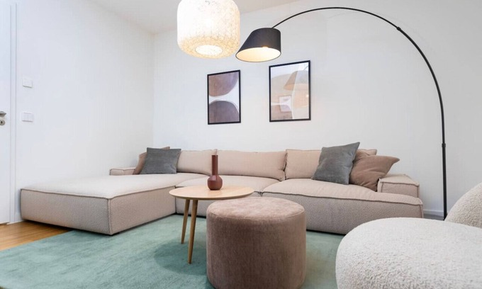Innere Vorstadt Apartamento | UNiQE Apartments 3R 104m2 | city center+free parking
