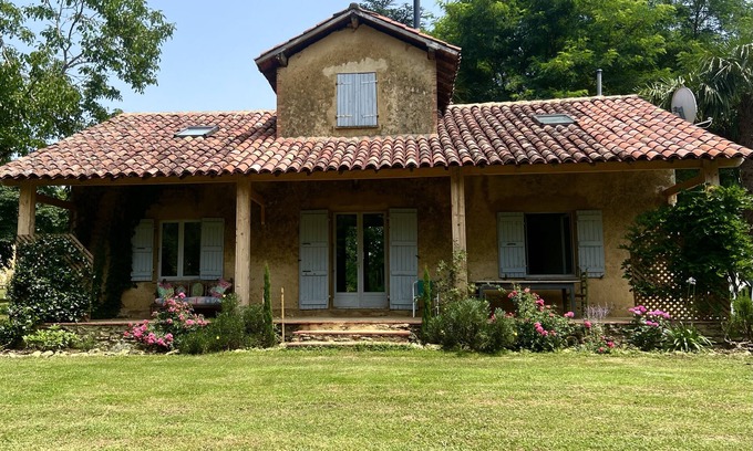Cazaubon Cabaña | Unique 2 Bed converted Designer’s Pigeonneir