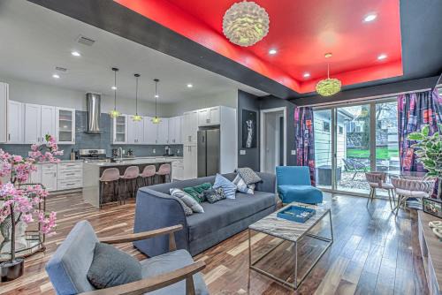 MLK Casa | Unique 3 BDR family for 10 Near Downtown & 6th St