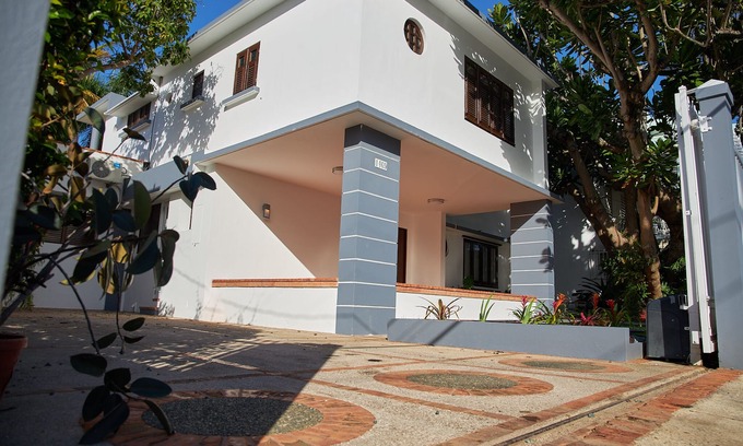 Parque Casa | Unique Beach Villa in the City