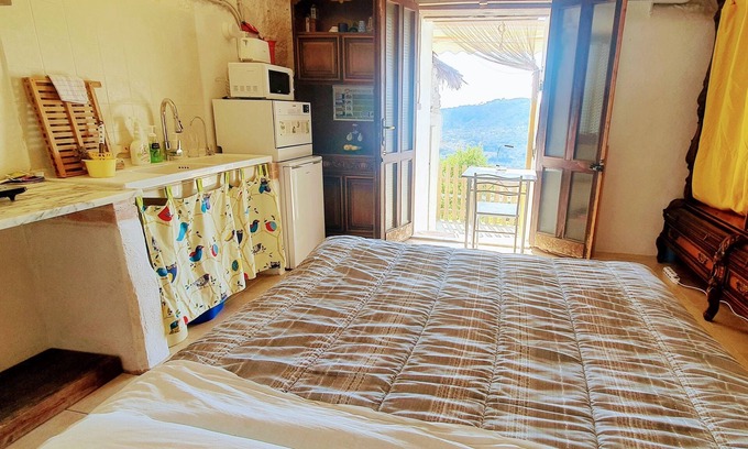 Montecorice Apartamento | Unique Cave Stay w/E-Bikes, Fast WiFi, AC, Stunning Views, & HawaiiWC