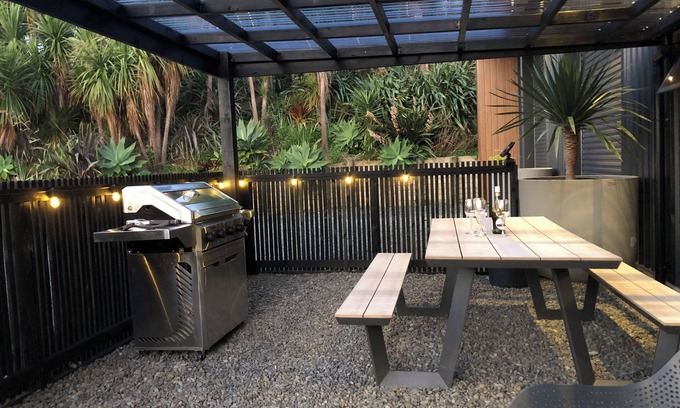Mahurangi West Casa | Unique coastal property just 40 mins from the CBD, the ultimate getaway!