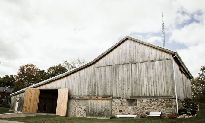 Bradford West Gwillimbury Casa | Unique Country Barn Studio- Pet Friendly