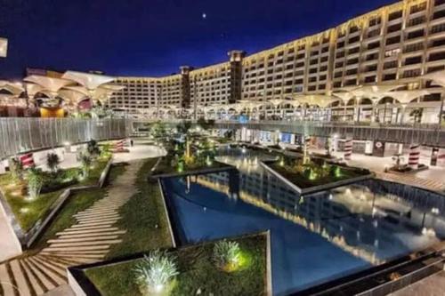 New Cairo Apartamento | Unique duplex hotel apartment pool view