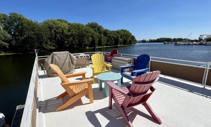 La Crosse Alquiler De Eote | Unique Experience Year Round on the Water
