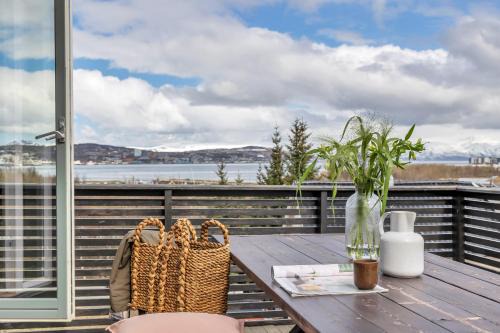 Tromsdalen Casa | Unique Family House Near the Arctic Cathedral