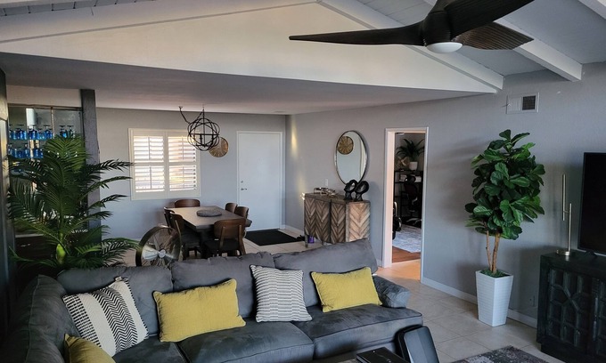 Baristo Condominio | Unique large desert(+) rental opportunity