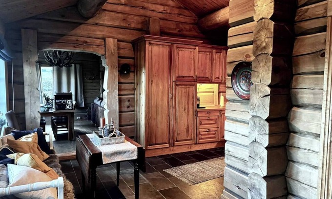 B Cabina | Unique log cabin on Lifjell with sauna, 4 bedrooms, 2 living rooms and 2.5 bathrooms