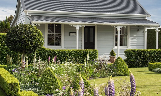 Springlands Cabaña | Unique luxury cottage in the heart of Marlborough's wine region central location