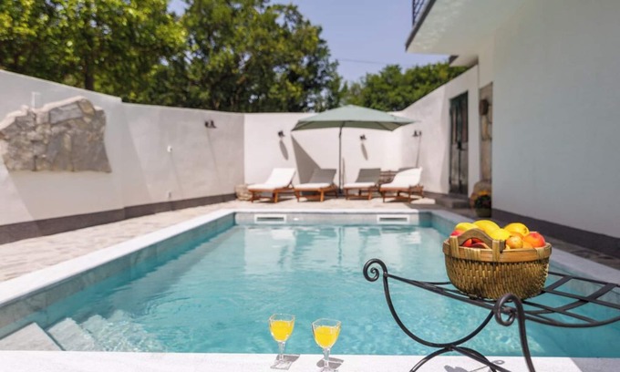 Grizane Casa | Unique mediterranean stone house with pool