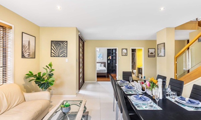 Stretton Casa | Unique&Modern 4BR House for Your Getaway @Stretton