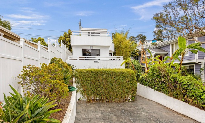 Summerland Casa | Unique & modern ocean view getaway close to the boardwalk - dog-friendly