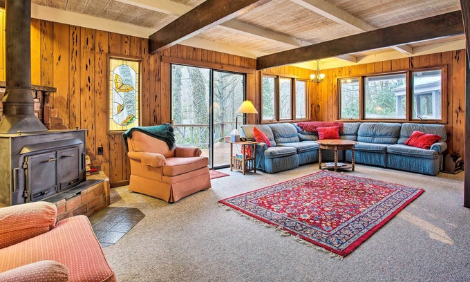 Sapphire Cabaña | ¡NUEVO! Unique Mtn Cottage w / Views & Resort Access