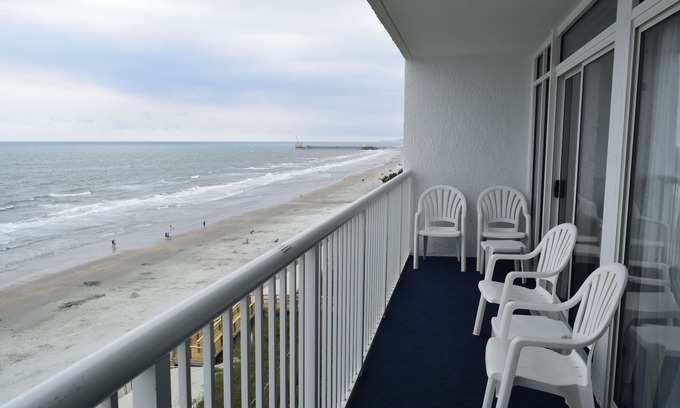 Arcadian Shores Condominio | SeaWatch actualizado de lujo con Oceanfront BR - Nuevo W / D - especiales semanales de mayo a junio