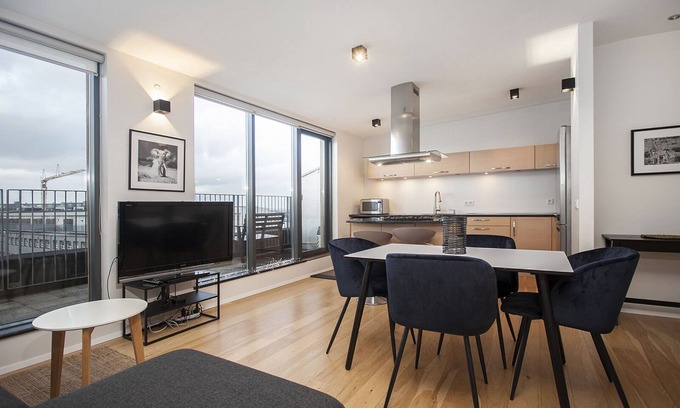 Downtown Apartamento | Unique Penthouse apt in 101 w/sea and city view