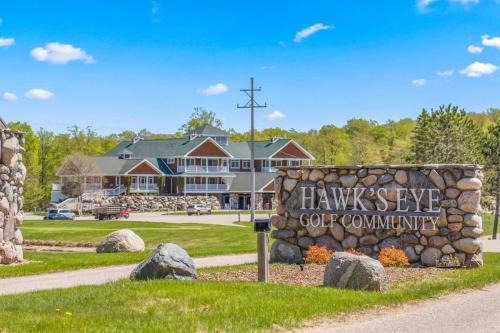 Bellaire Casa | Unique, Personalized open living condo, Golf, SKi, near Shanty Creek, WIFI