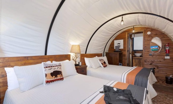 Virgin Cabina | Unique Pet Friendly Covered Wagon with 2 QB #24