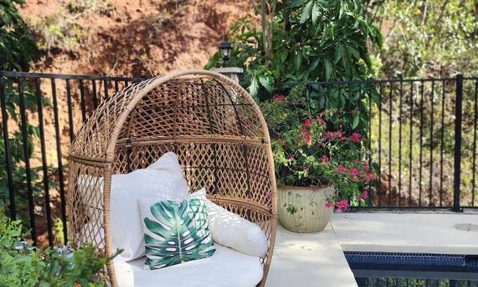 Mililani Casa | Unique, private and central