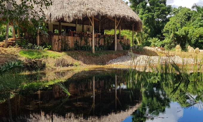 Samana Casa | Propiedad única en una exuberante selva con río y a pocos pasos de la playa.