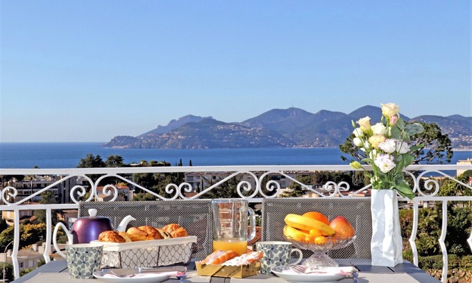 La Croix des Gardes Apartamento | UBICACIÓN ÚNICA CON UNA VISTA DE DREAMLOOKING DE CANNES BAY