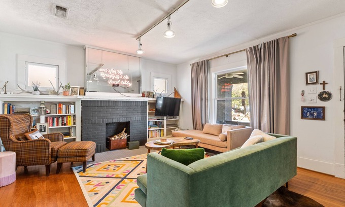 Fort Worth Cultural District Casa | Unique Space In the Heart of Culture District!